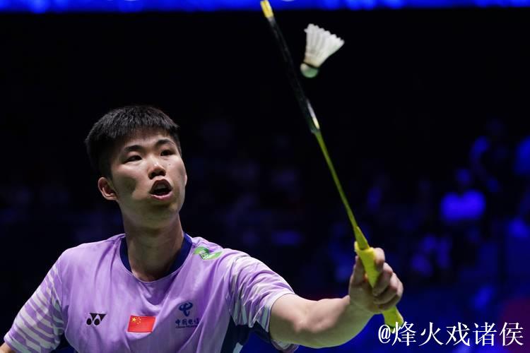 翁泓阳轻松取胜 顺利晋级羽毛球世锦赛男单次轮